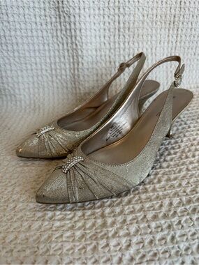 Bandolino Silver Slingback Heels